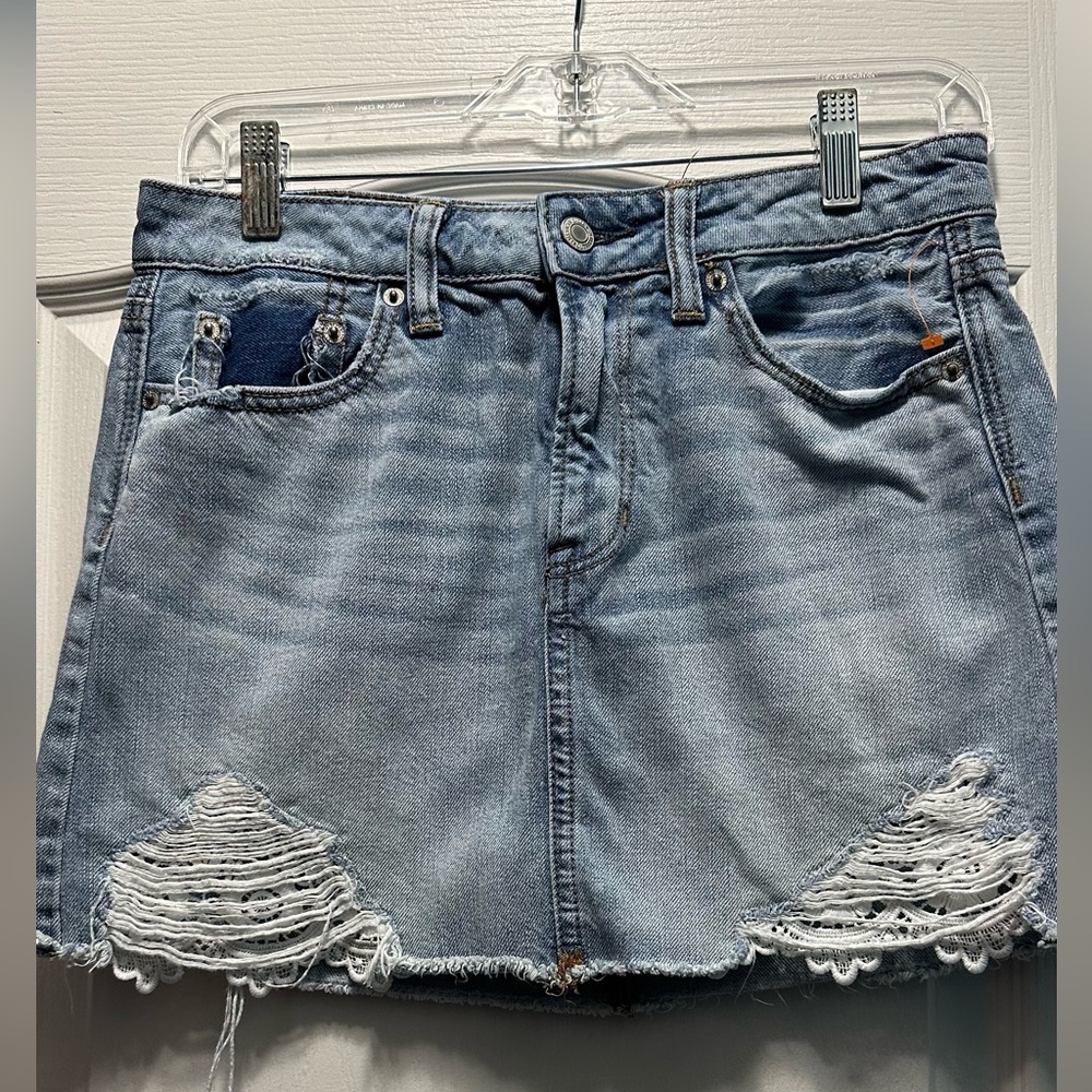 American Eagle Women's Size 4 Blue Denim Distressed Hi-Rise Festival Mini
